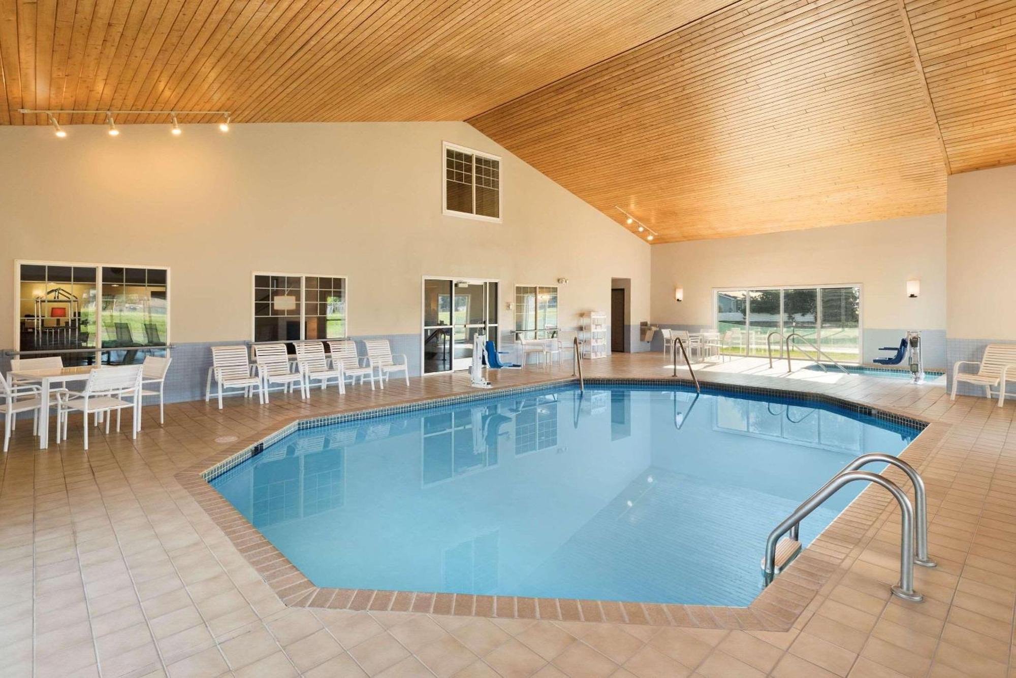 Country Inn & Suites By Radisson, Chippewa Falls, Wi Exteriér fotografie