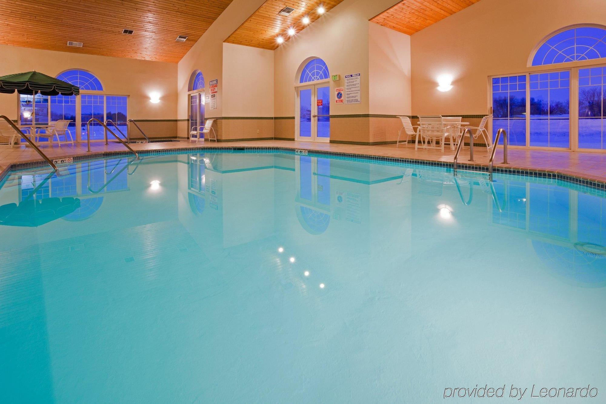 Country Inn & Suites By Radisson, Chippewa Falls, Wi Exteriér fotografie